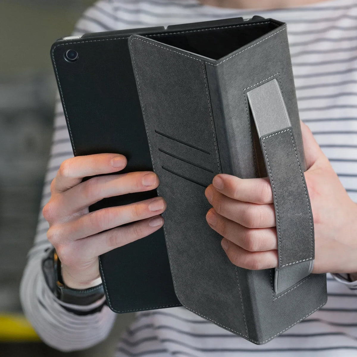 Mobilize Premium Folio Case Apple Ipad Air Black - Essentify