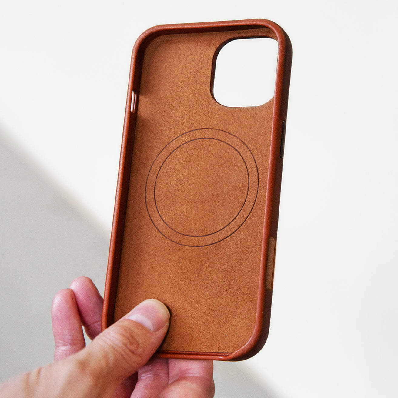 Mobilize Magsafe Compatible Premium Leather Case Apple Iphone 16 Burned Cognac