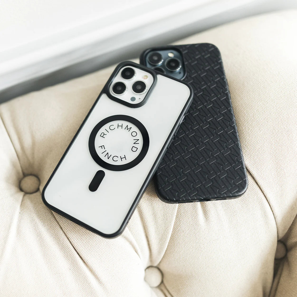 Richmond & Finch Clear Magsafe Case Collection Apple Iphone 14 Transparent