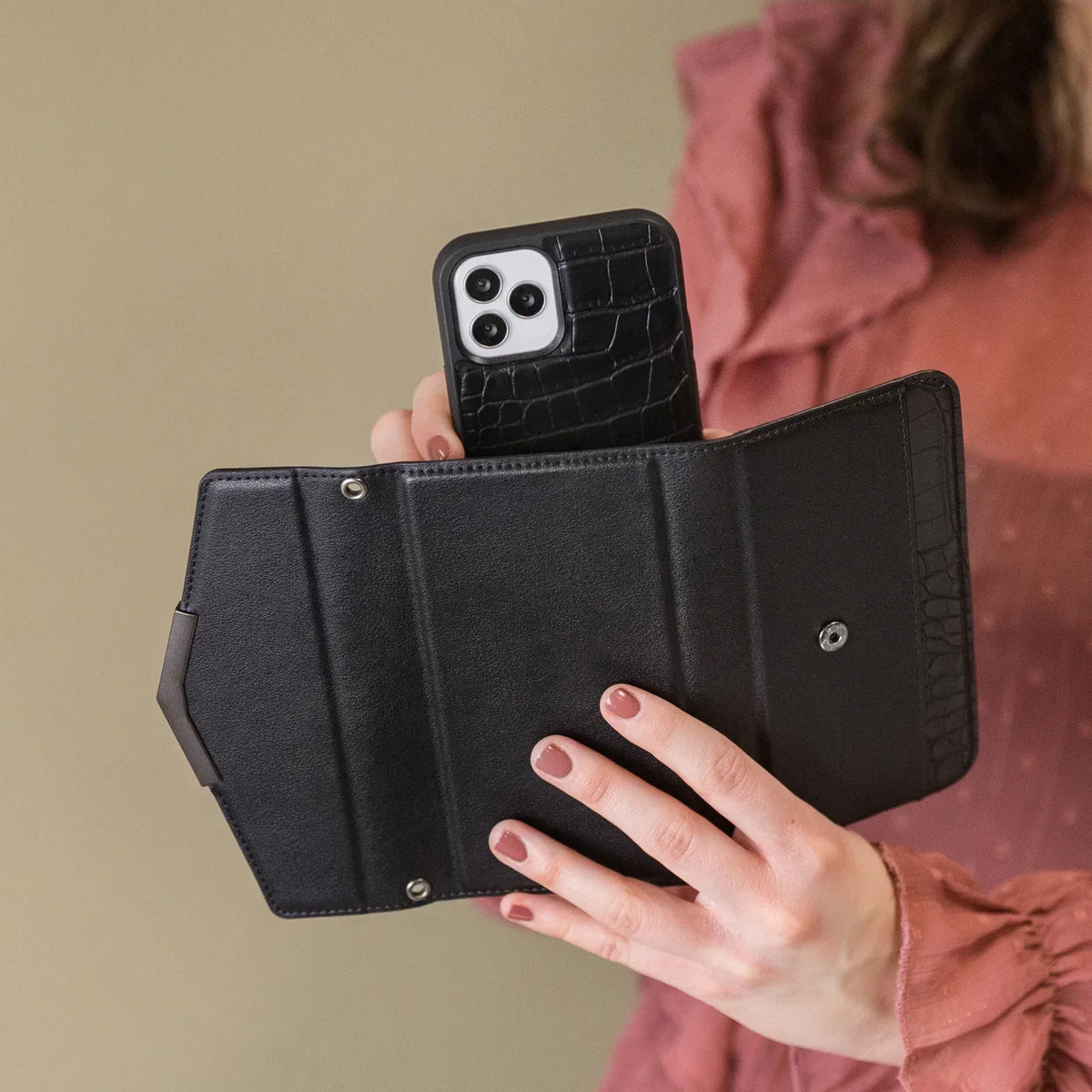 Mobilize 2In1 Elegant Magnet Clutch Apple Iphone 13 Pro Max Black Croco - Essentify