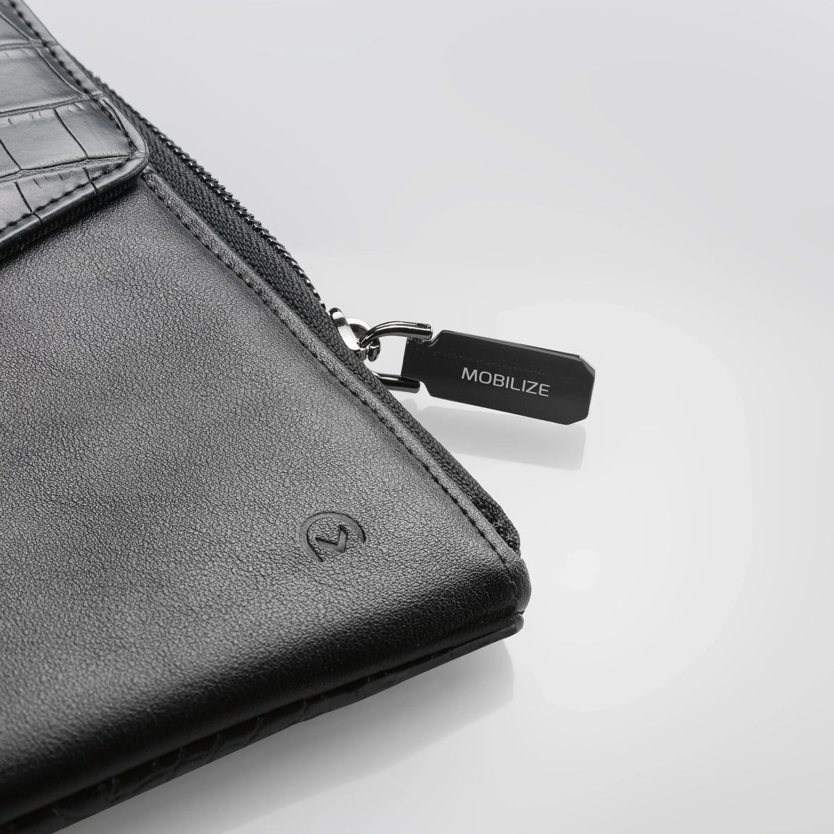 Mobilize Elegant Universal Tablet Clutch Black Croco - Essentify
