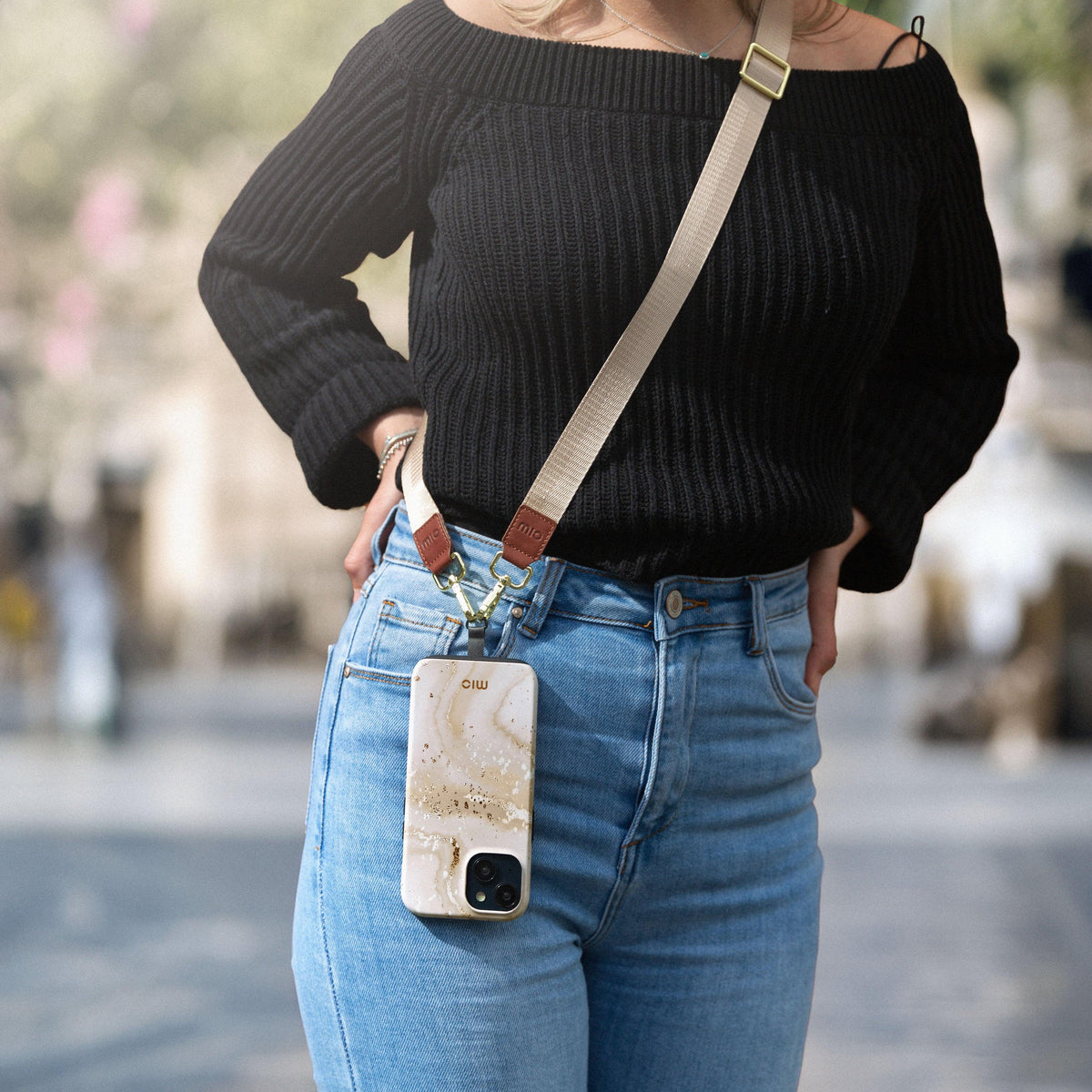 Mio By Mobilize Mio Lanyard Sand - Essentify