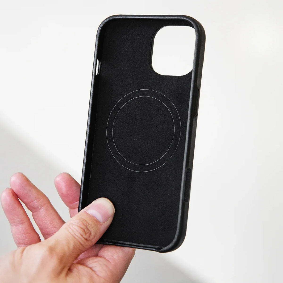 Mobilize Magsafe Compatible Premium Leather Case Apple Iphone 16 Pro Black - Essentify