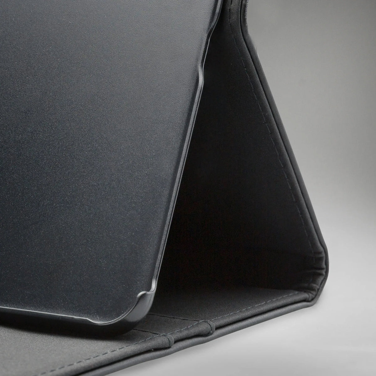 Xccess Business Case Samsung Galaxy Tab A7 10.4 (2020/2022) Classic Black - Essentify