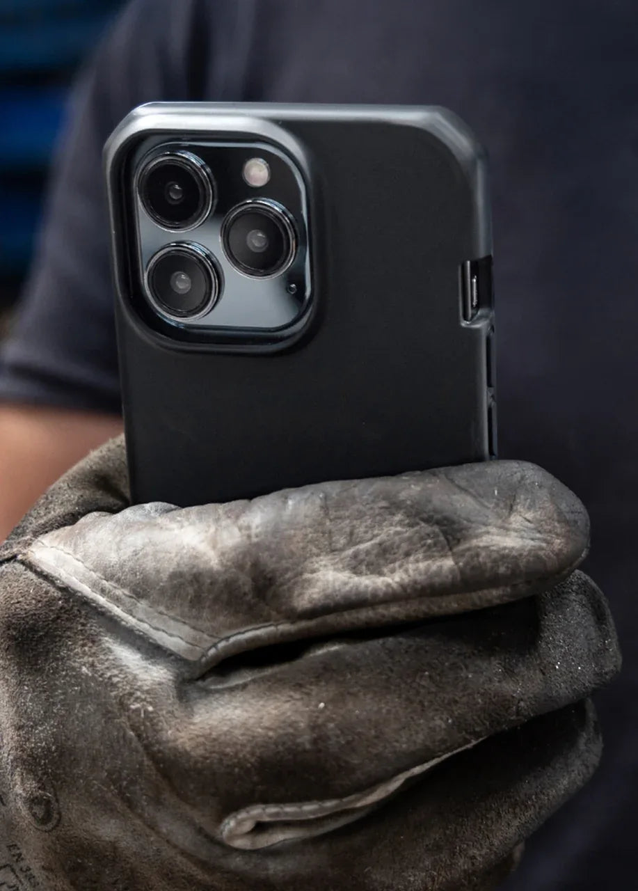 Itskins Level 2 Spectrumsolid_R For Apple Iphone 13/14 Plain Black - Essentify