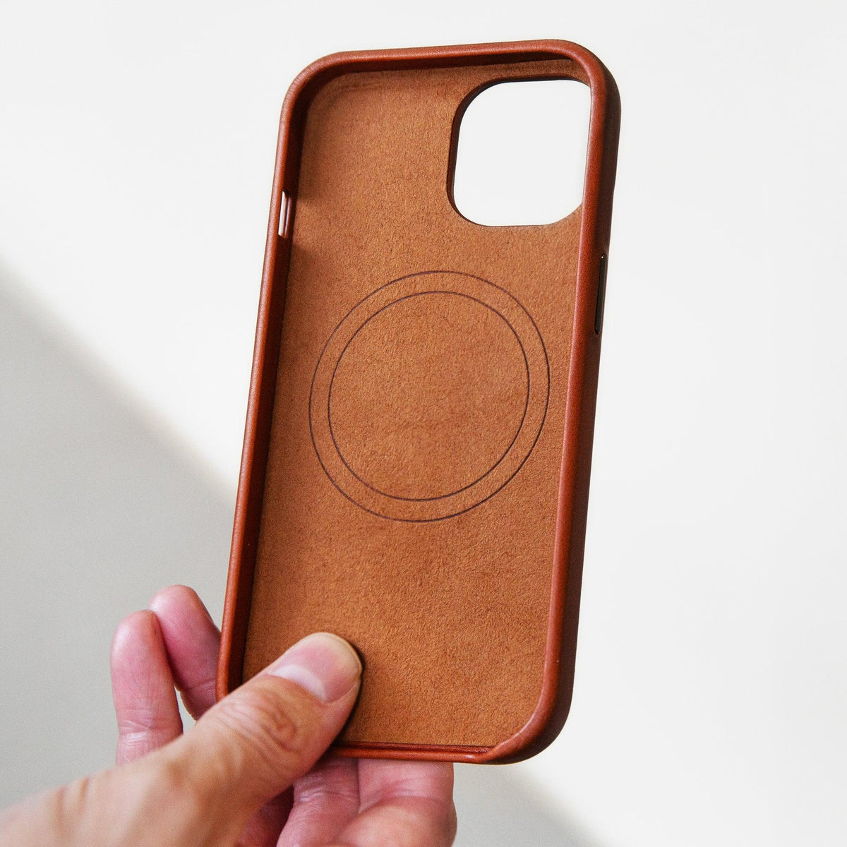 Mobilize Magsafe Compatible Premium Leather Case Apple Iphone 17 Burned Cognac - Essentify